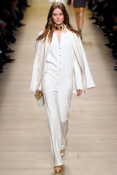 Look 28